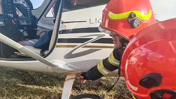 Probleme în aer pentru un avion de mici dimensiuni: aeronava a aterizat în ciuda unei defecțiuni la trenul de aterizare