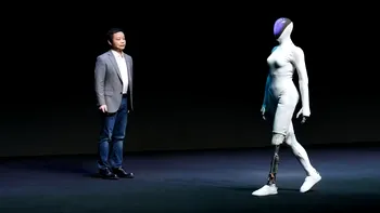 VIDEO: Chinezii au „jupuit” pe scenă robotul umanoid Iron ca să demonstreze că nu este un om costumat