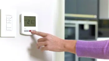 Termostatul centralei: Unde trebuie să îl pui dacă stai la bloc sau la casă pentru a face economii toată iarna, fără să scazi temperatura
