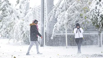 Vremea se schimbă radical în România. Temperaturile scad, iar ploile și ninsorile revin în nord și la munte