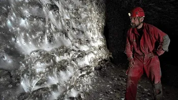 Colonie uriașă de păianjeni descoperită într-o peșteră de la granița dintre Albania și Grecia. Printre cercetători, și o echipă din România