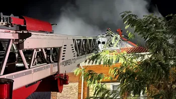 Incendiu la o pensiune din Tulcea: Aproape 50 de turiști evacuați, administratorul a suferit arsuri