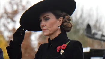 Kate Middleton, acuzată din nou că poartă perucă. Prinţesa de Wales a uimit cu podoaba capilară la cea mai recentă apariţie în public. Foto