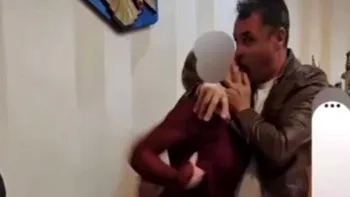 Primarul din Livezile, reţinut după apariţia unor imagini intime cu o angajată. Traian Simionca, plasat în arest la domiciliu