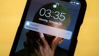 Cum să folosești Reminders și Calendar pe iPhone ca să îți organizezi viața: ghid complet pentru liste inteligente și alerte bazate pe locație