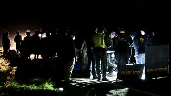 15 persoane au murit, după ce un autocar a căzut într-o prăpastie de 100 de metri, în Guatemala. Președintele a declarat doliu național