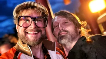 Regizorul Bryan Fuller readuce magia poveștilor întunecate în filmul Dust Bunny și critică lipsa de curaj a publicului modern