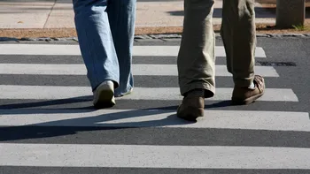 Când are prioritate pietonul pe trecerea de pietoni și când nu? Codul Rutier explică clar situațiile