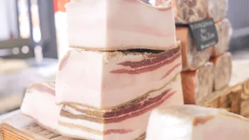 Cât rezistă untura de porc la frigider și ce trebuie să știi dacă vrei să o congelezi