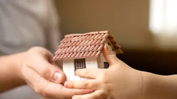 Cine are dreptul să locuiască într-o casă moștenită? Poți fi dat afară de frați sau rude?