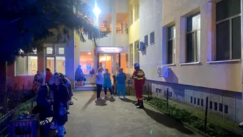 Incendiu puternic la Spitalul Județean Hunedoara. Autoritățile au declanșat Planul Roșu de Intervenție