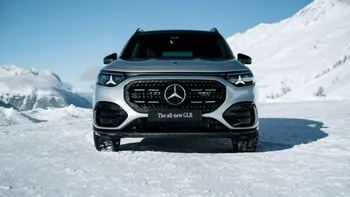 Mercedes GLB 2026 devine full electric și introduce funcții AI: autonomie de până la 630 km