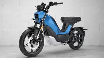 Mopedul clasic Peugeot 103, din nou pe străzi, dar în varianta electrică. De ce nu este doar un truc pentru melancolici
