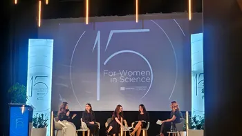 Gala „Pentru Femeile din Știință” marchează 15 ani de excelență și susține zece cercetătoare românce cu burse în valoare de 100.000 de euro