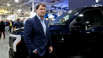 Mașinile electrice devin istorie la Ford. De ce vrea gigantul să investească în autoturisme pe benzină și hibrid