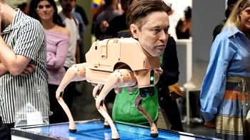 Elon Musk, Mark Zuckerberg și Jeff Bezos devin personaje într-o instalație cât se poate de bizară de 100.000 de dolari
