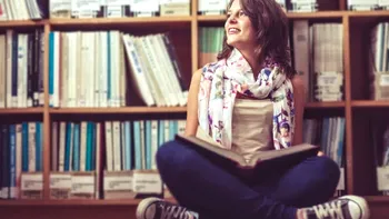 Orașul din Europa unde cititul capătă forme noi. Ce înseamnă „Silent Party Book” și cum îi schimbă pe tineri