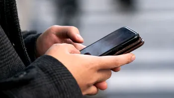 Spyware pe iPhone și Android: cum recunoști atacurile și îți securizezi telefonul