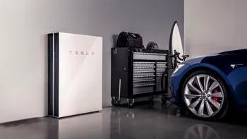 Numai bateriile Tesla pentru acasă nu au fost rechemate în service, până acum. Acumulatorii Powerwall au dus la incendii