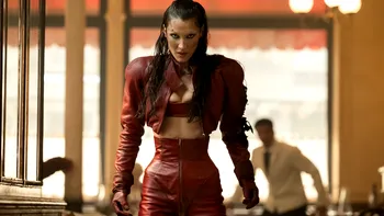 Disney+ aduce un nou thriller semnat Ryan Murphy: „Frumusețea”, un serial care transformă moda într-un coșmar global. Când poți vedea 