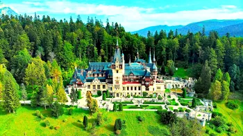Castelul din România care i-a cucerit pe francezi. Vin turişti străini în număr din ce în ce mai mare să îl vadă: 