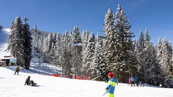 Cât costă o vacanţă la schi în Ucraina în 2026: tarife pentru cazare şi skipass