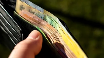 Domeniile cu cele mai mari salarii medii din România. HoReCa și confecțiile, la coada clasamentului
