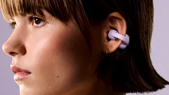 Sony lansează LinkBuds Clip, căștile pe care le porți toată ziua, fără să te izolezi