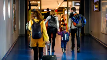 Noi reguli UE: bagajul de cabină ar putea fi inclus gratuit la zborurile low-cost