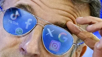 Interzicerea TikTok, Facebook, X și altor rețele sociale pentru minorii sub 15 ani, accelerată de Macron în Franța
