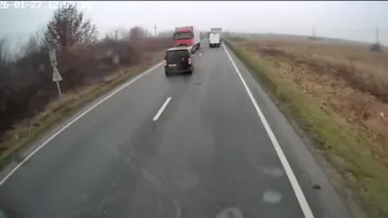 Accidentul de lângă Lugoj, surprins de camere. Gestul inexplicabil făcut de şofer în ultima clipă, totul putea fi evitat