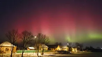 Spectacol pe cerul nopții, văzut și din România: Județele de unde s-a văzut aurora boreală în țara noastră FOTO