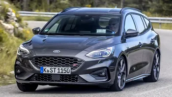 Ford ieftinește piese pentru mașinile vechi în Europa, dar șoferii americani rămân pe dinafară