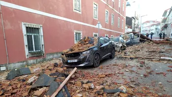 Dezastru în Portugalia după furtuna Kristin. Cinci persoane au murit, locuințe distruse și pene masive de curent