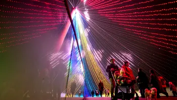 Diferenţe mari la bugetele pentru iluminatul festiv în oraşele din România. Unele sume alocate sunt mai mari cu 344%