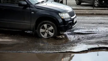 Zgomote la trecerea peste gropi: bielete antiruliu, bucșe sau flanșe, cum identifici vinovatul