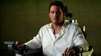 Mercy, un thriller SF contracronometru care te ține încleștat în scaunul de cinema. De ce trebuie să-l vezi