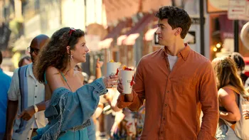Filmul de pe Netflix „People We Meet on Vacation” e în top, în România: toată lumea pare să-l fi pus pe play