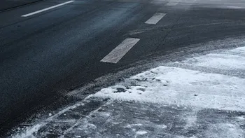 Avertizare de ultimă oră de la ANM: cod galben de polei în 11 județe și în București. Harta zonelor vizate