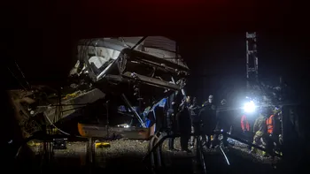 Un nou accident feroviar grav în Spania. Un tren de navetiști a deraiat: sunt 37 de răniţi şi un mort