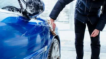 Este recomandată spălarea mașinii iarna? Ce trebuie să știi ca șofer