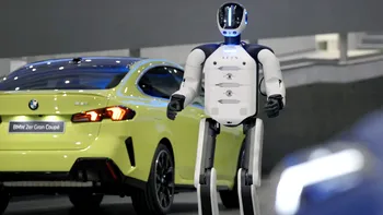 BMW bagă roboți umanoizi cu AI în fabrică. Ce se întâmplă cu angajații