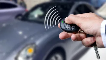 Alarmă care pornește singură: senzori volumetrici, baterie slabă, contacte uși, ce verifici