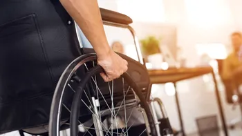 Ce ajutoare primesc persoanele cu dizabilități și ce taxe noi plătesc de la 1 ianuarie 2026