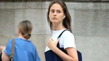 Cine este Karina Șuliak, femeia căreia Jeffrey Epstein i-a lăsat moștenire „insula ororilor”, dar și o mare parte din avere