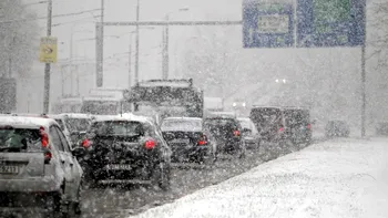 Cum se circulă pe A1, A2 și A3 în această dimineață după ninsoarea din timpul nopții. Situația la această oră. Recomandările Poliției Rutiere