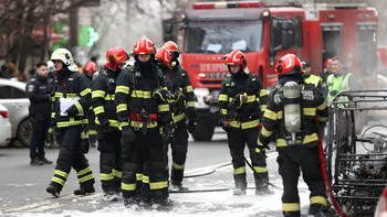Momente tulburătoare surprinse la tragedia din Sectorul 6. Martorii povestesc ultimele clipe ale victimei înainte ca mașina electrică să fie cuprinsă de flăcări