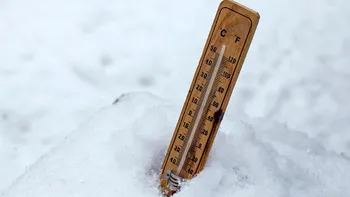 Ninsori, polei și vânt puternic în următoarele zile. Temperaturile scad până la -15 grade, anunță meteorologii