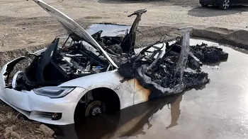 De ce iau foc mașinile electrice, iar incendiile se sting incredibil de dificil. Nu au legătură cu comportamentul celor cu ardere internă