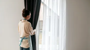 Ora din zi la care ar trebui să tragi jaluzelele sau draperiile pentru a economisi la încălzire. Diferenţa poate fi şi de două grade Celsius